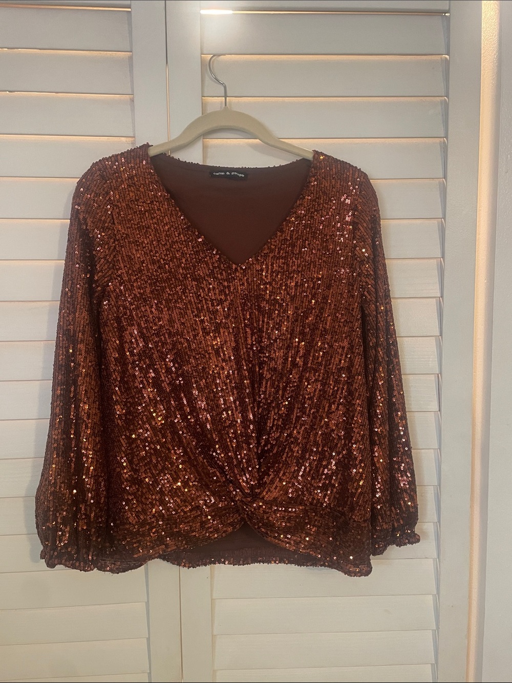 Cable & Gauge Copper Sequin V-Neck Twist Front Blouse Size S/M EUC